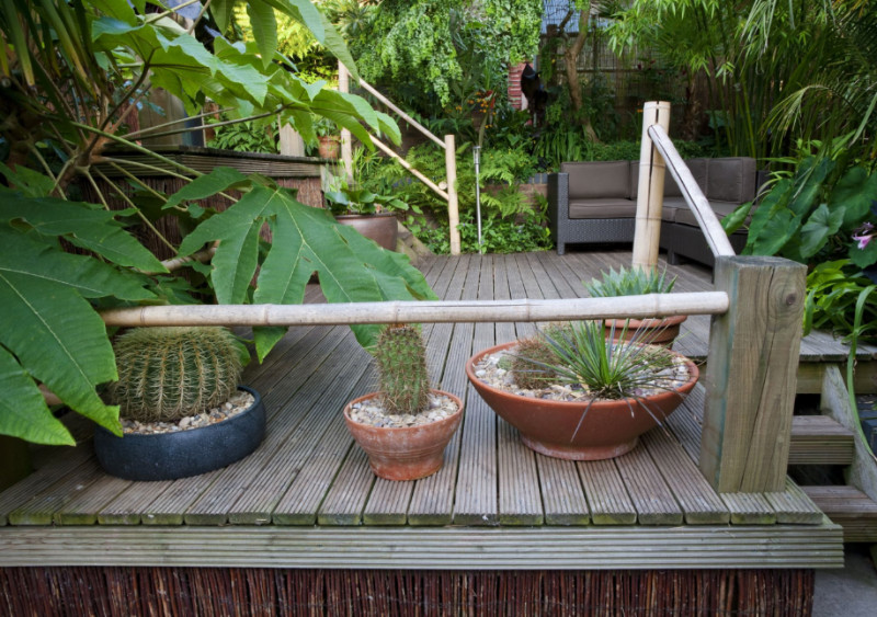 Bamboo railing can be the perfect idea for nature lovers. Source: Country Living